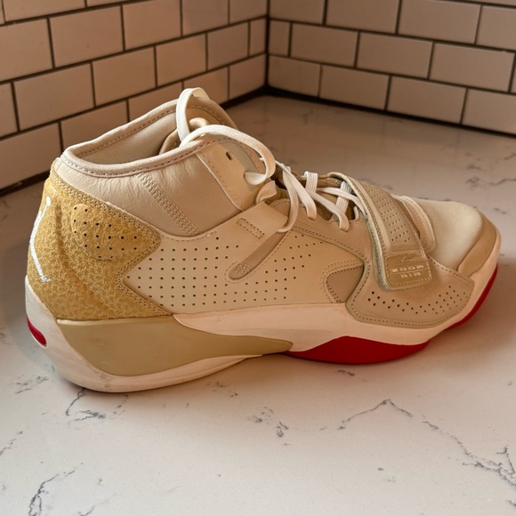 Nike Zion size 13 (like new) - Picture 5 of 6